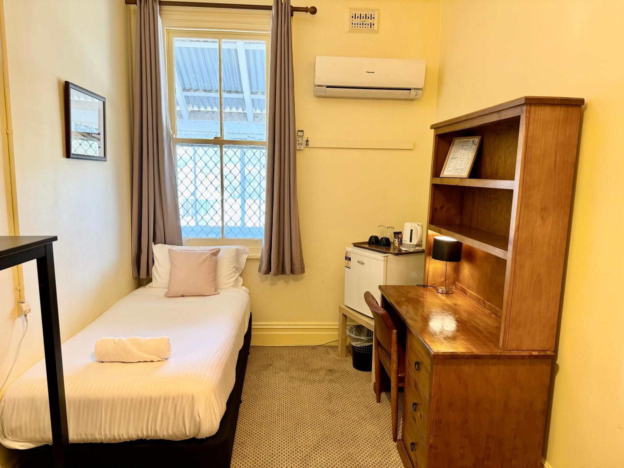 The Commercial Hotel Wallerawang Oda fotoğraf